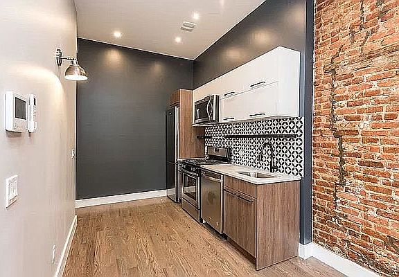 3rd image of 360 Palmetto St #1A
