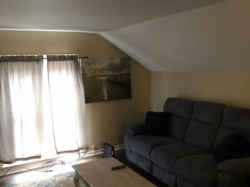 1st image of 33 Rockhill St #5