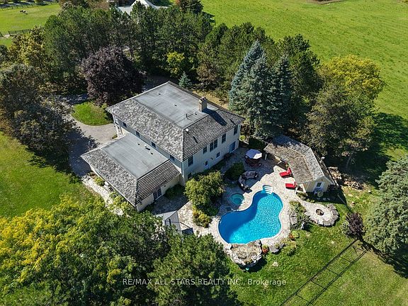 2nd image of 318 Feasby Rd