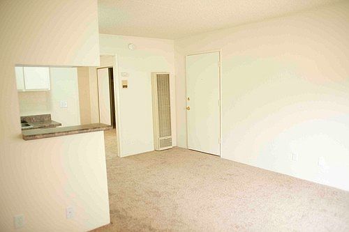 3rd image of 6842 Fulton Ave