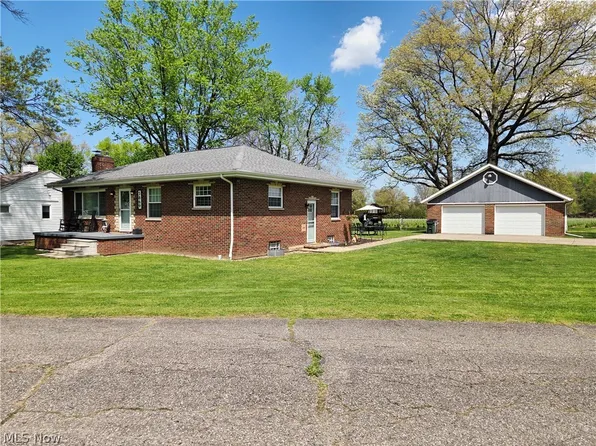 5869 Oberlin Rd, Amherst, OH 44001