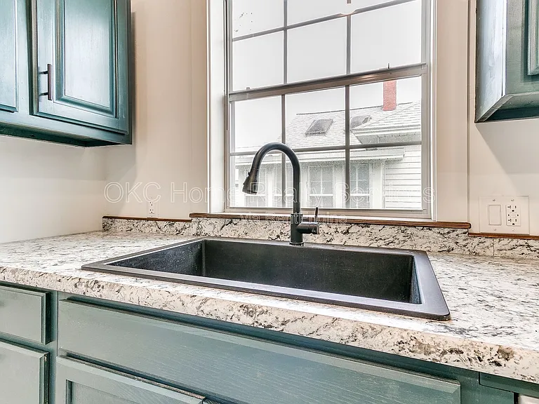 1812 W Noble Ave — Photo 61
