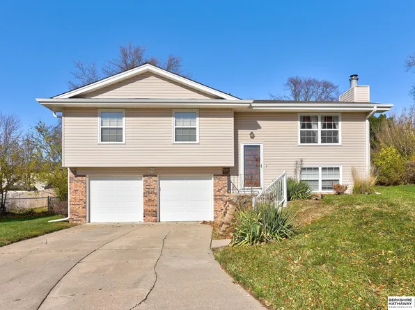 15310 Douglas Cir, Omaha, NE 68154