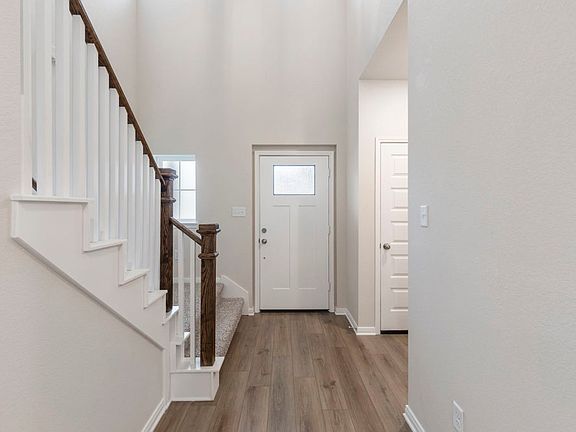 3rd image of 1401 Elise Ave