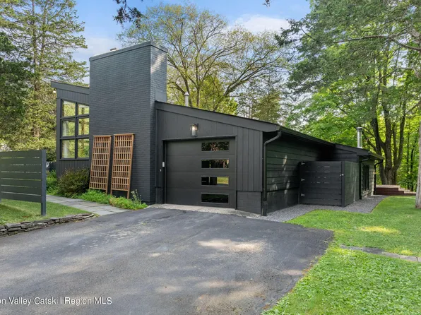 8 Park Drive, Woodstock, NY 12498