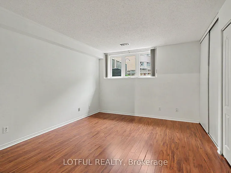 1663 Locksley Ln — Photo 9