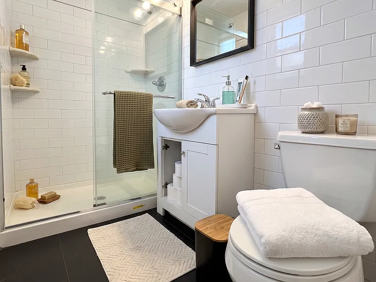 44 Richardson St #2L — Photo 5