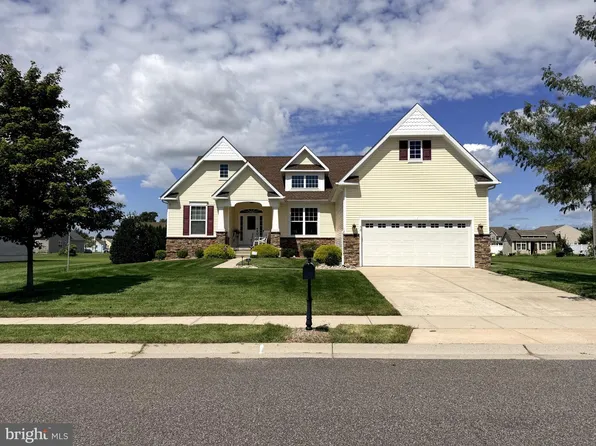 38 Granite Ln, Carneys Pt, NJ 08069