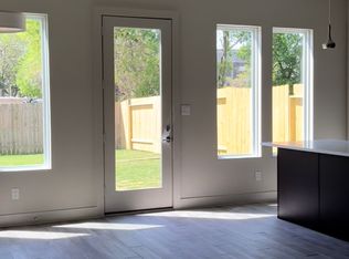 6811 Rocinante Ln, Houston, TX 77092