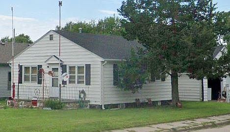 1st image of 1332 N Broadwell Ave