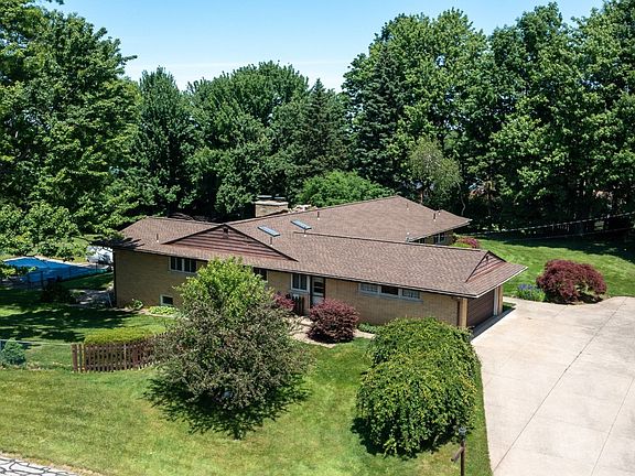 4th image of 4030 Plaza Dr
