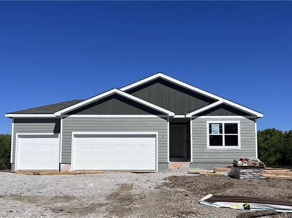 1800 SW Hightown Dr, Lees Summit, MO 64082