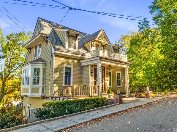 40 Park Way, Sea Cliff, NY 11579