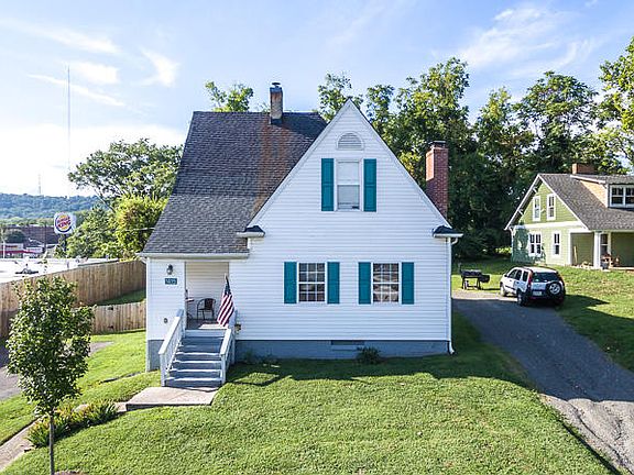 3rd image of 1415 Branson Ave