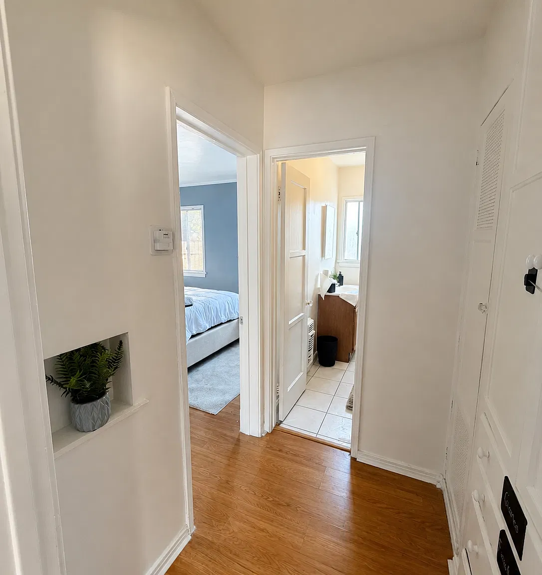 1 bed, 900 sqft, $2,100 — Photo 1