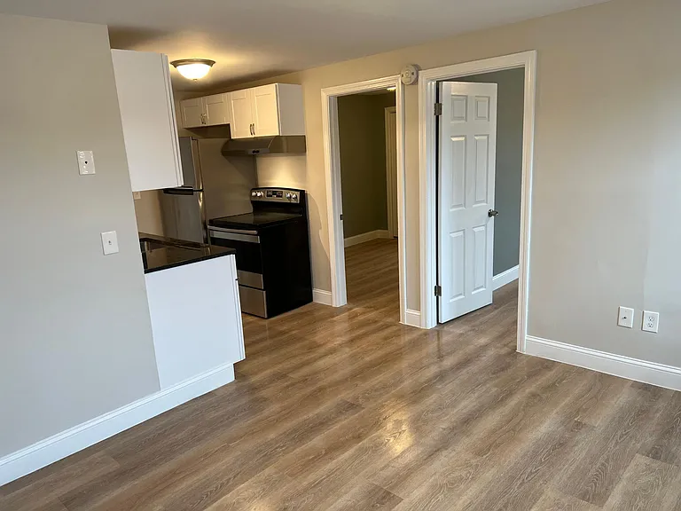 39 Franklin St #202 — Photo 6