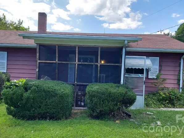 109 Barbara Ave, Mount Airy, NC 27030