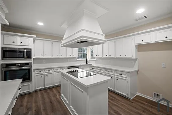 5 bed, 3000 sqft, $2,750 — Photo 4