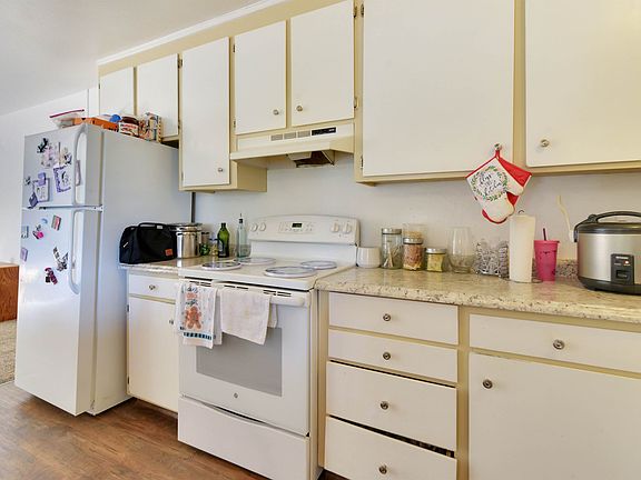 3rd image of 655 Tuolumne Ave