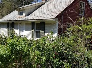 16 Amherst Rd, Amherst, MA 01002