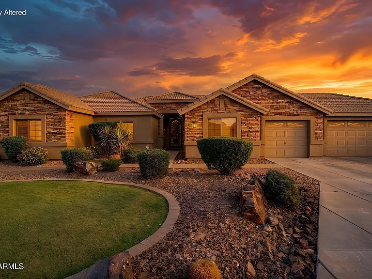 4335 E Fox Cir — Photo 4
