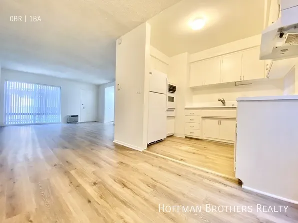 1142 N Clark St #308, West Hollywood, CA 90069
