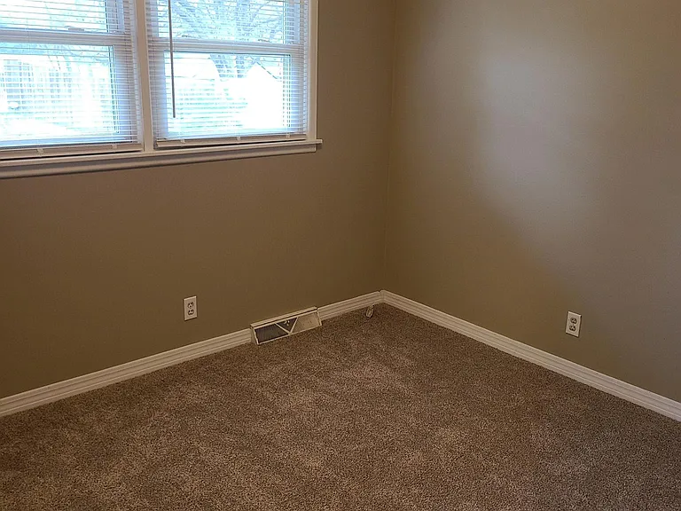 8033 E Dresden Ln — Photo 7