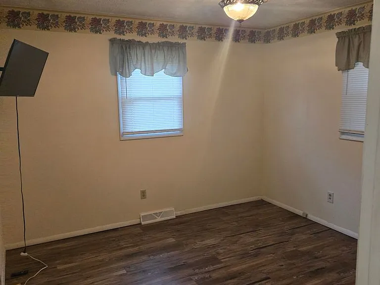 1301 Cobblestone Ct — Photo 14