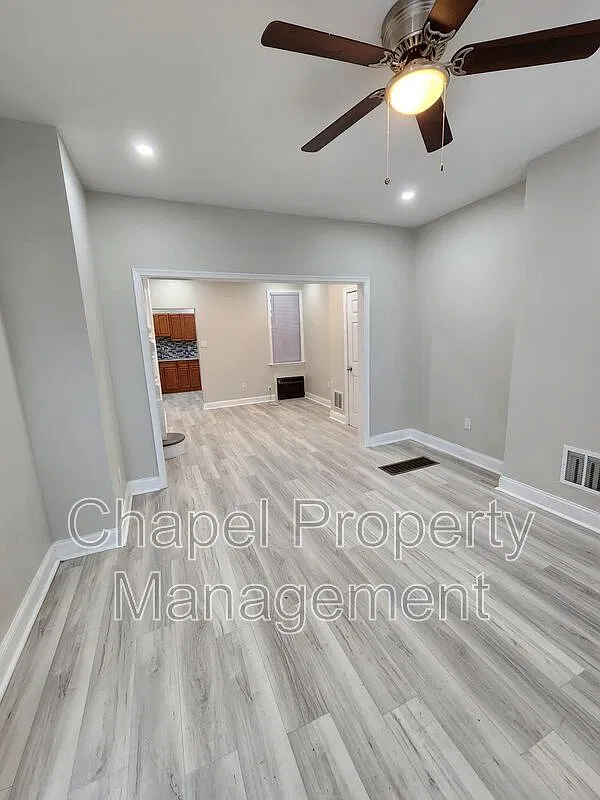 3 bed, 1.0 bath, 1036 sqft, $1,800 — Photo 3