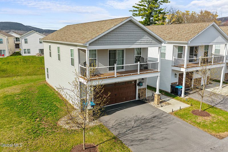 2nd image of 115 Marjorie Lane UNIT 3