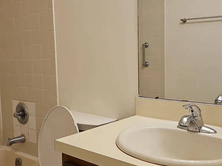 909 Ravens Crest Dr — Photo 36