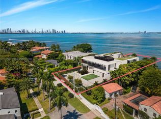 4736 N Bay Rd, Miami Beach, FL 33140