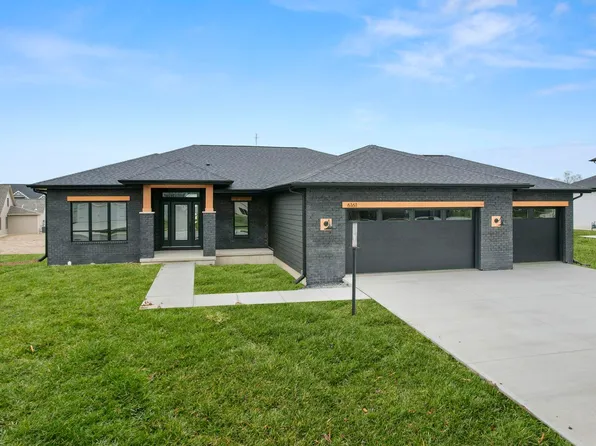 6161 Bateleur Ct, Fort Wayne, IN 46845