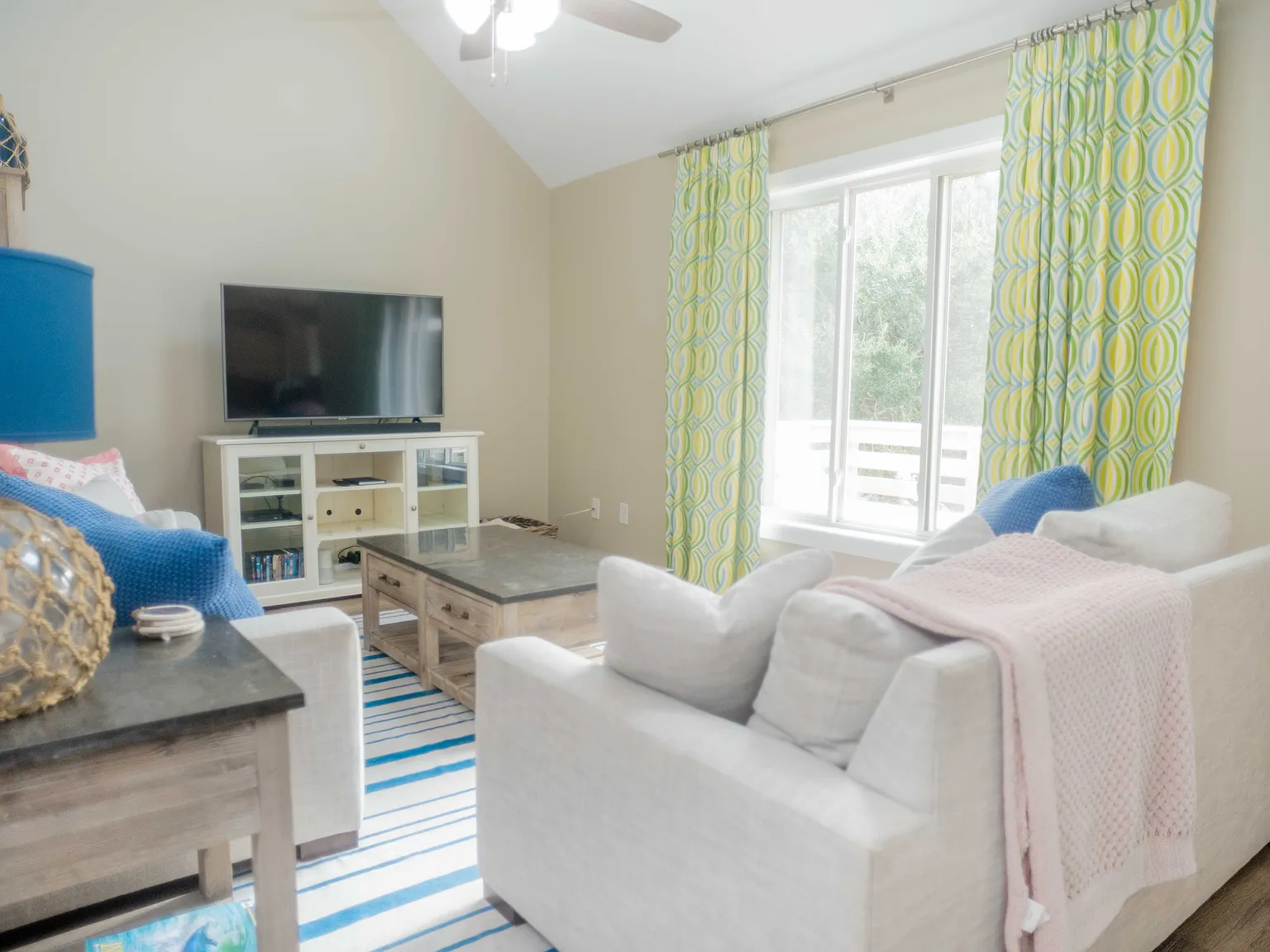 3 bed, 1312 sqft, $2,350 — Photo 4
