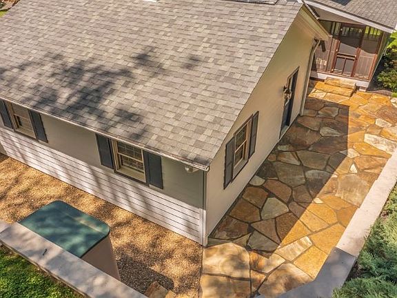 4th image of 1296 Hickory Ln