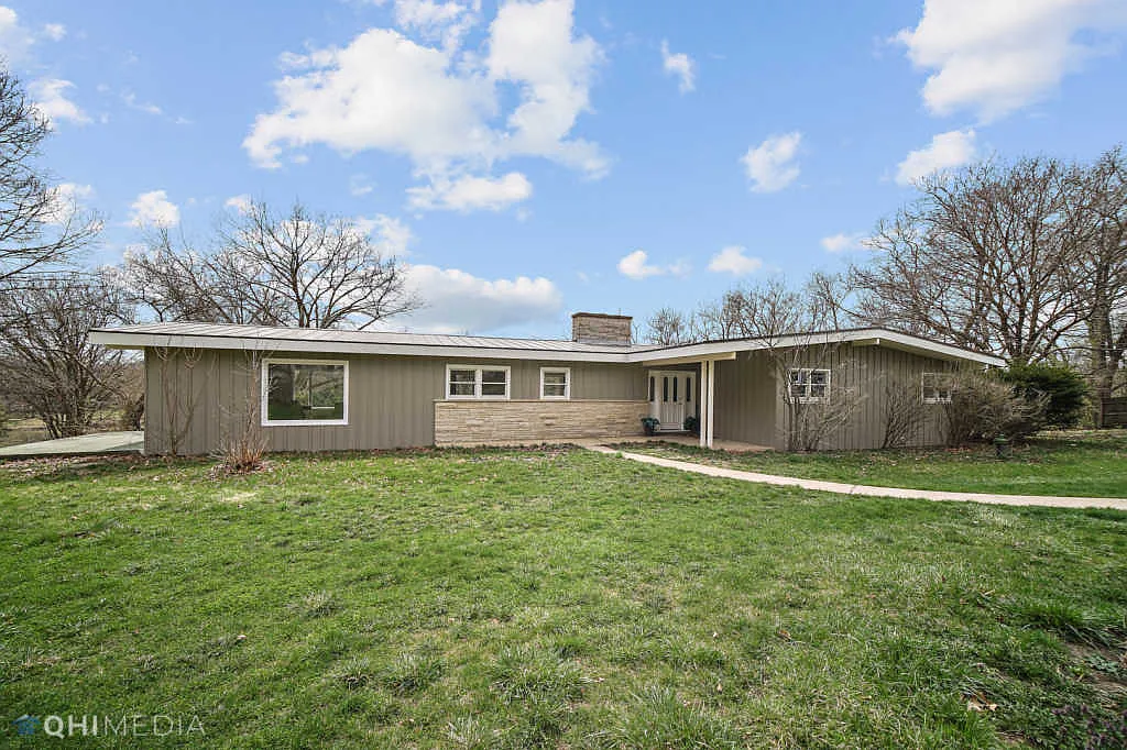 40W961 Crooked Ln photo 1
