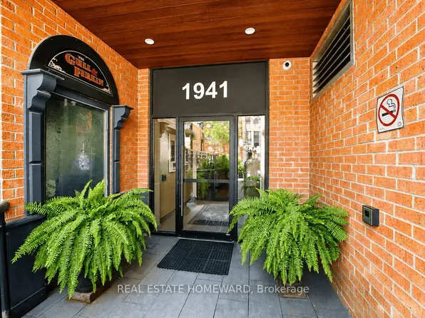 1941 Queen St E #304, Toronto, ON M4L 1H7