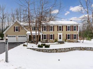 4 Spruce Ln, Falmouth, ME 04105