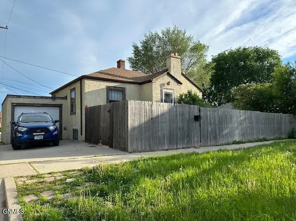 811 E B Ave, Bismarck, ND 58501