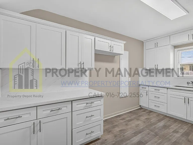 3230 W St — Photo 13