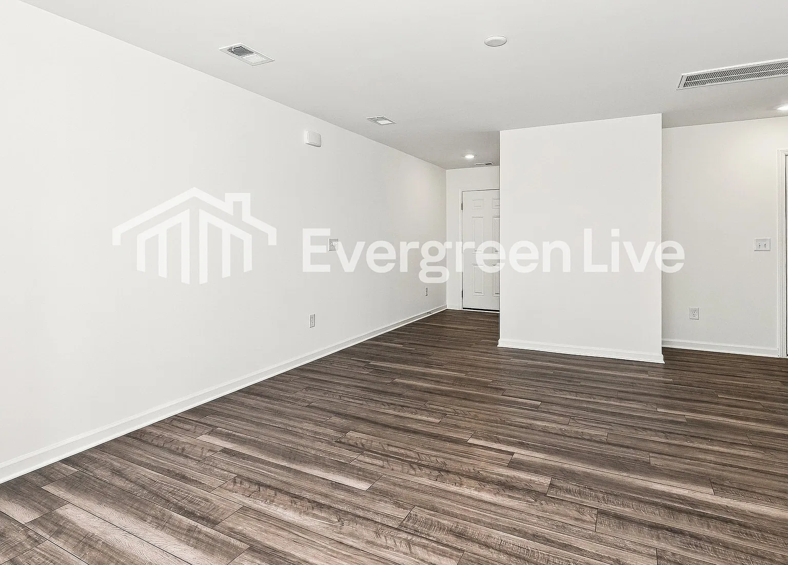3 bed, 2.5 bath, 1346 sqft, $1,700 — Photo 3