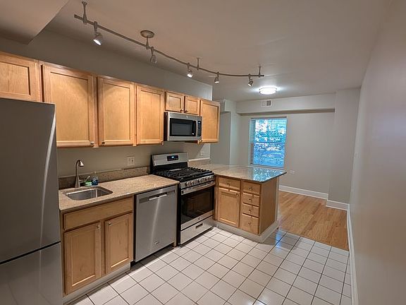 3rd image of 3450 N Janssen Ave APT Ag