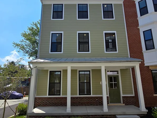 426 Chapel Aly #8, Frederick, MD 21701