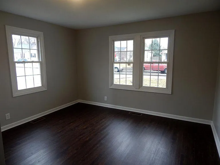 301 Thompson Rd — Photo 13