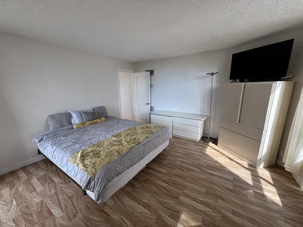 1910 Ala Moana Blvd #14C — Photo 3