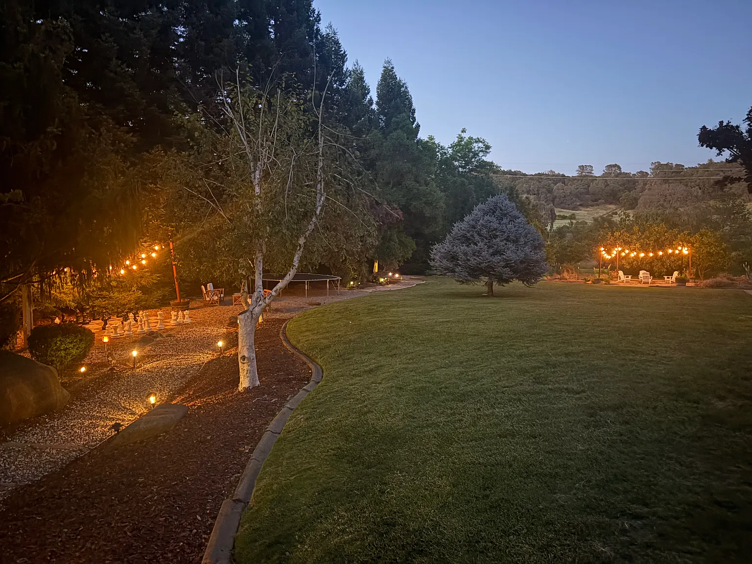 5 bed, 4208 sqft, $9,800 — Photo 3