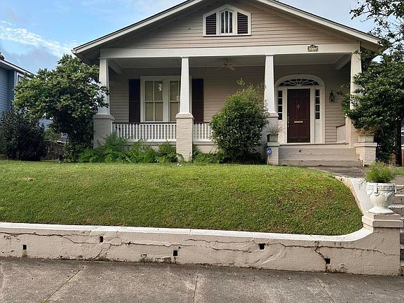 2nd image of 1112 Main St