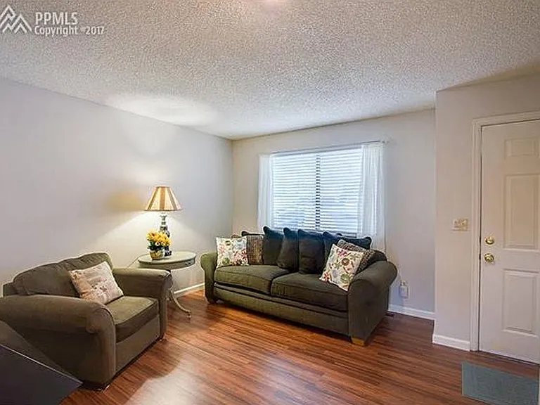 5517 Mansfield Ct — Photo 9