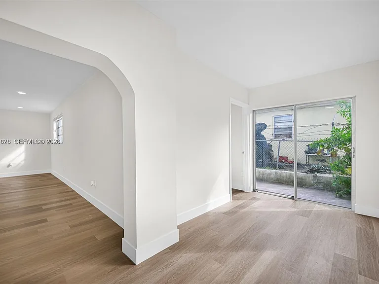 11810 NE 14th Ave #11810 — Photo 10