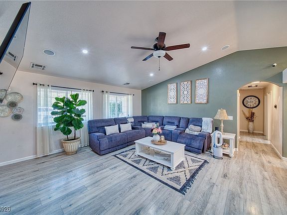 4th image of 3920 Dart Dr